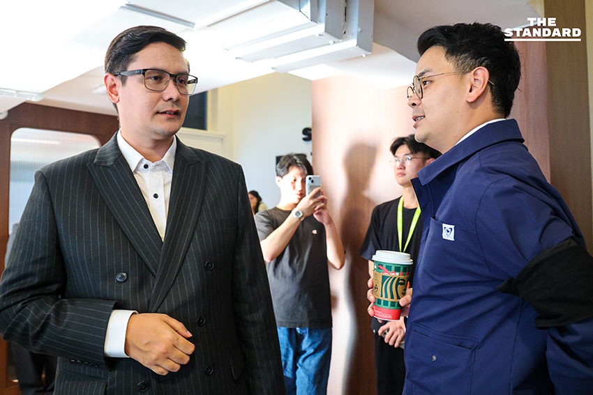 ตามกฎการเว้นวรรคที่คุณระบุ (add a space before proper nouns that follow a verb) ในประโยคนี้ไม่มีคำนามเฉพาะที่ตามหลังคำกริยาโดยตรง ดังนั้นจึงไม่จำเป็นต้องมีการเปลี่ยนแปลงครับ **เวทีรวมตัวตึง Anti-Corruption Battle เวทีดีเบตที่ 2 ของ THE STANDARD** 1