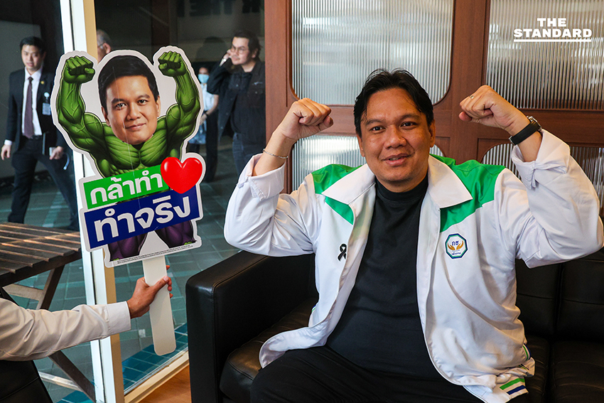 ตามกฎการเว้นวรรคที่คุณระบุ (add a space before proper nouns that follow a verb) ในประโยคนี้ไม่มีคำนามเฉพาะที่ตามหลังคำกริยาโดยตรง ดังนั้นจึงไม่จำเป็นต้องมีการเปลี่ยนแปลงครับ **เวทีรวมตัวตึง Anti-Corruption Battle เวทีดีเบตที่ 2 ของ THE STANDARD** 2