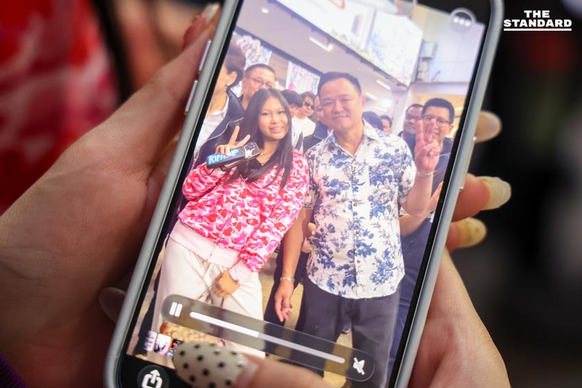 อนุทิน นำทีม ภูมิใจไทย เช็กอิน สยาม เรียกเสียงเชียร์คนรุ่นใหม่ ถูกขอสัมภาษณ์ทำคอนเทน วัยรุ่น สยาม อ้อนขอคะแนน ลุงตู่ ให้ ลุงหนู 13