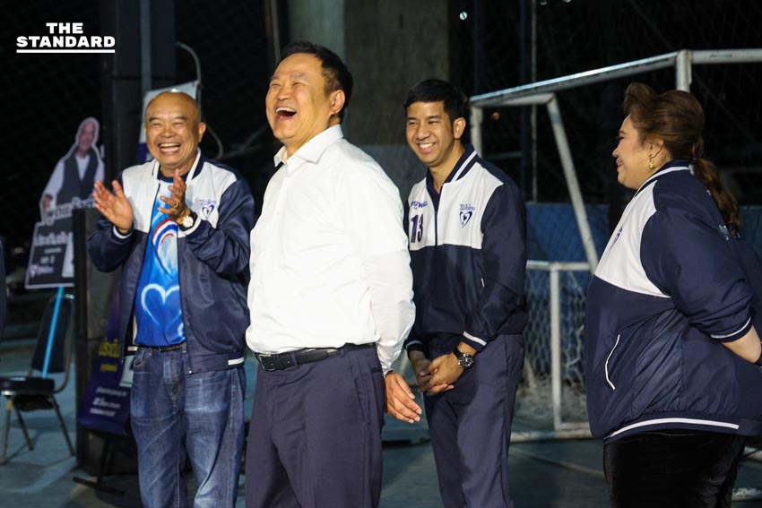 อนุทินหาเสียงเวทีปราศรัยย่อย กทม.ครั้งแรก อ้อนขอโอกาสให้ **ภูมิใจไทย** ชี้เป็นทางเลือกที่เข้มแข็งที่สุด 3