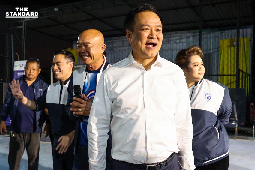 อนุทินหาเสียงเวทีปราศรัยย่อย กทม.ครั้งแรก อ้อนขอโอกาสให้ **ภูมิใจไทย** ชี้เป็นทางเลือกที่เข้มแข็งที่สุด 8