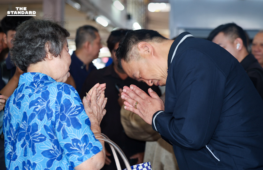 อนุทินเดินตลาดสด ภูเก็ต โต้คนด่าโหนกระแสชาตินิยม ย้อนถามเป็น คนไทยหรือไม่ มองปลุกกระแสแล้วไม่ดี แบบนี้จะมาอาสาทำเพื่อบ้านเมืองอย่างไร 1