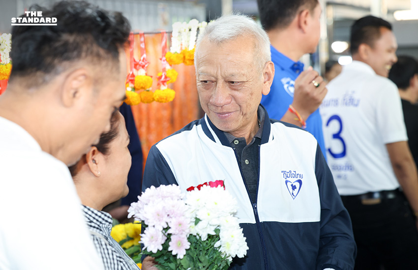 อนุทินเดินตลาดสด ภูเก็ต โต้คนด่าโหนกระแสชาตินิยม ย้อนถามเป็น คนไทยหรือไม่ มองปลุกกระแสแล้วไม่ดี แบบนี้จะมาอาสาทำเพื่อบ้านเมืองอย่างไร 3