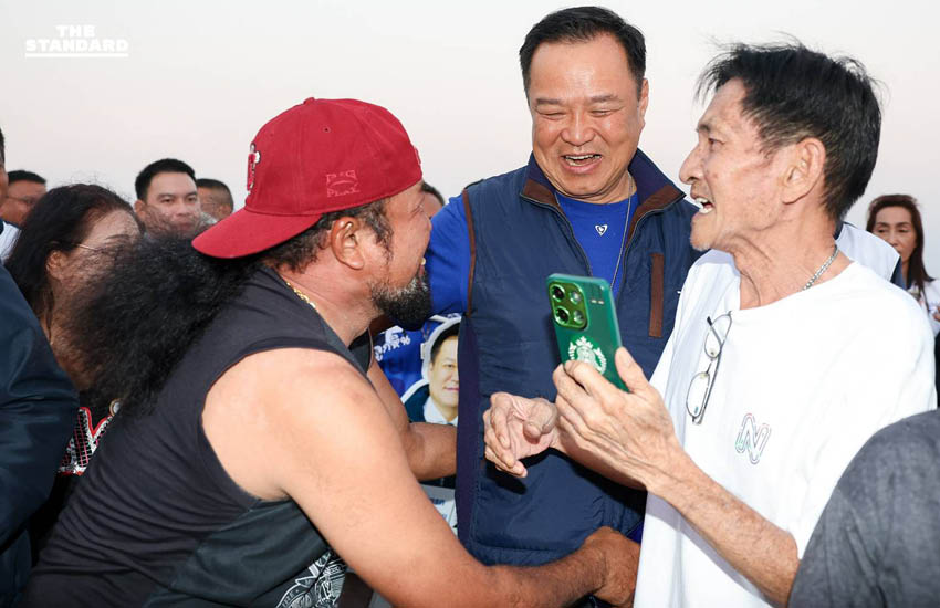 อนุทิน เดินหาเสียงถนนคนเดินประจวบฯ ฝากเลือก ภูมิใจไทย ทั้งคนทั้งพรรค เจอทวง คนละครึ่ง ประกาศชัดกลับมาทำต่อ 100% 1