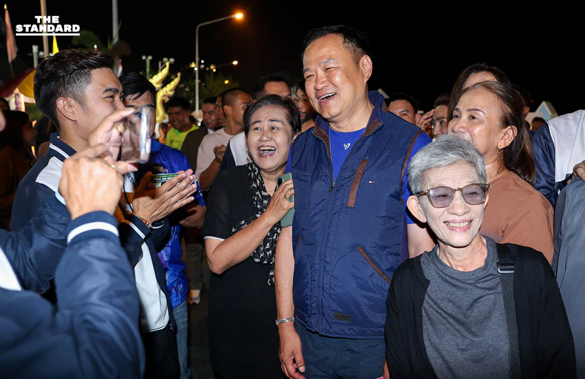 อนุทิน เดินหาเสียงถนนคนเดินประจวบฯ ฝากเลือก ภูมิใจไทย ทั้งคนทั้งพรรค เจอทวง คนละครึ่ง ประกาศชัดกลับมาทำต่อ 100% 4