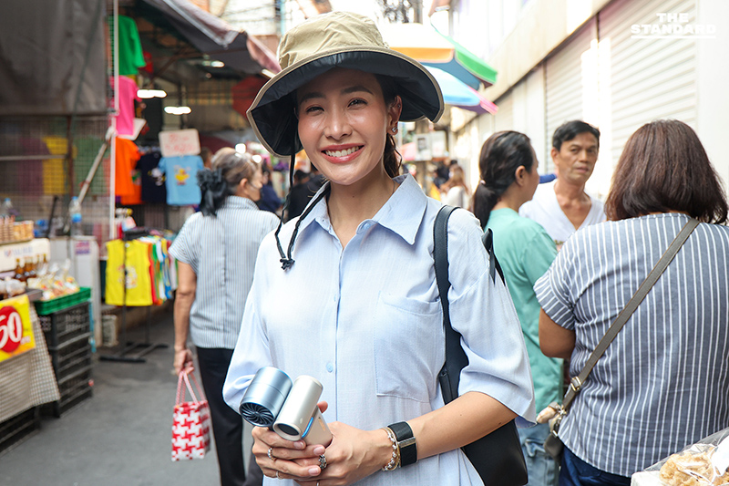 อนุทิน นำ ภูมิใจไทย ลงพื้นที่ ตลาดวังหลัง รับฟังเสียงพ่อค้าแม่ค้าหนุน ‘คนละครึ่ง’ ไปต่อ บอกตอนนั้นมอบคะแนนให้ ลุงตู่ ตอนนี้ให้ น้องหนู 7