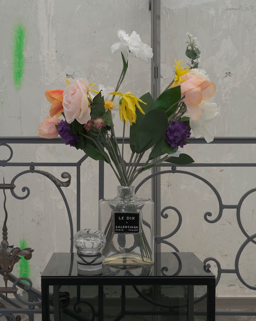 ภาพคอลเล็กชันน้ำหอมลักชัวรี 10 กลิ่นของ BALENCIAGA ที่ได้แรงบันดาลใจจากประวัติศาสตร์ของแบรนด์ พร้อมดีไซน์ขวดวินเทจ 1