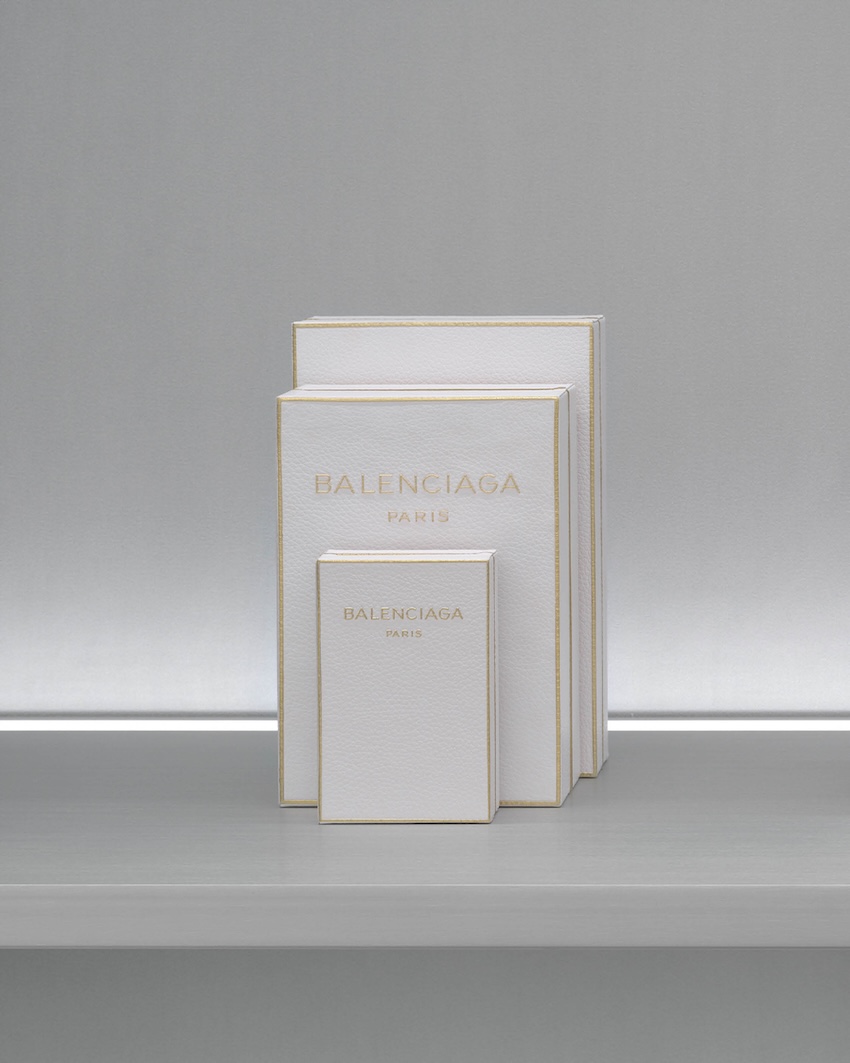 ภาพคอลเล็กชันน้ำหอมลักชัวรี 10 กลิ่นของ BALENCIAGA ที่ได้แรงบันดาลใจจากประวัติศาสตร์ของแบรนด์ พร้อมดีไซน์ขวดวินเทจ 5