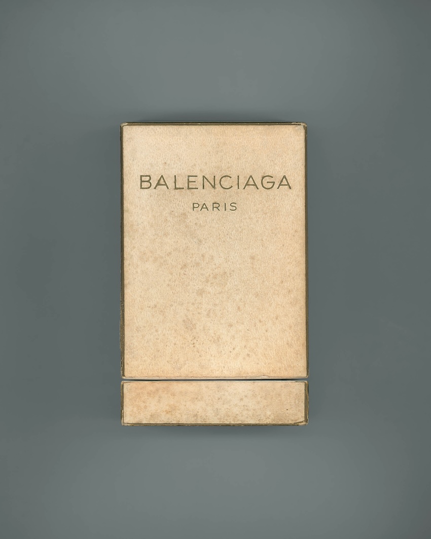 ภาพคอลเล็กชันน้ำหอมลักชัวรี 10 กลิ่นของ BALENCIAGA ที่ได้แรงบันดาลใจจากประวัติศาสตร์ของแบรนด์ พร้อมดีไซน์ขวดวินเทจ 7