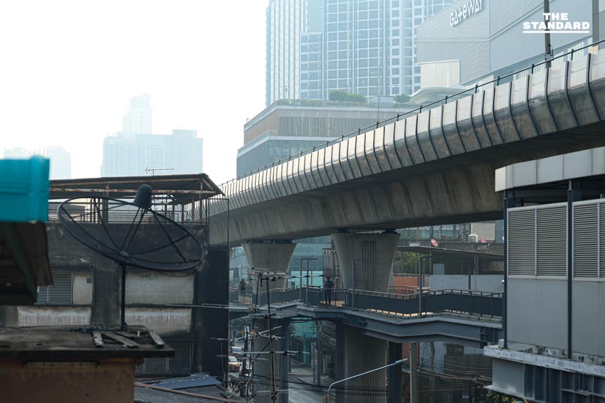 กทม. ฝุ่น PM 2.5 เช้านี้ เกินมาตรฐานทุกเขต พื้นที่สีส้ม เริ่มกระทบสุขภาพ บางรัก-ลาดกระบัง ค่าฝุ่นสูงสุด 10