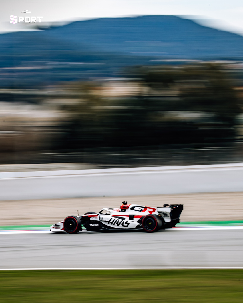ภาพรถแข่ง Formula 1 กำลังทดสอบในสนาม Circuit de Barcelona-Catalunya 8