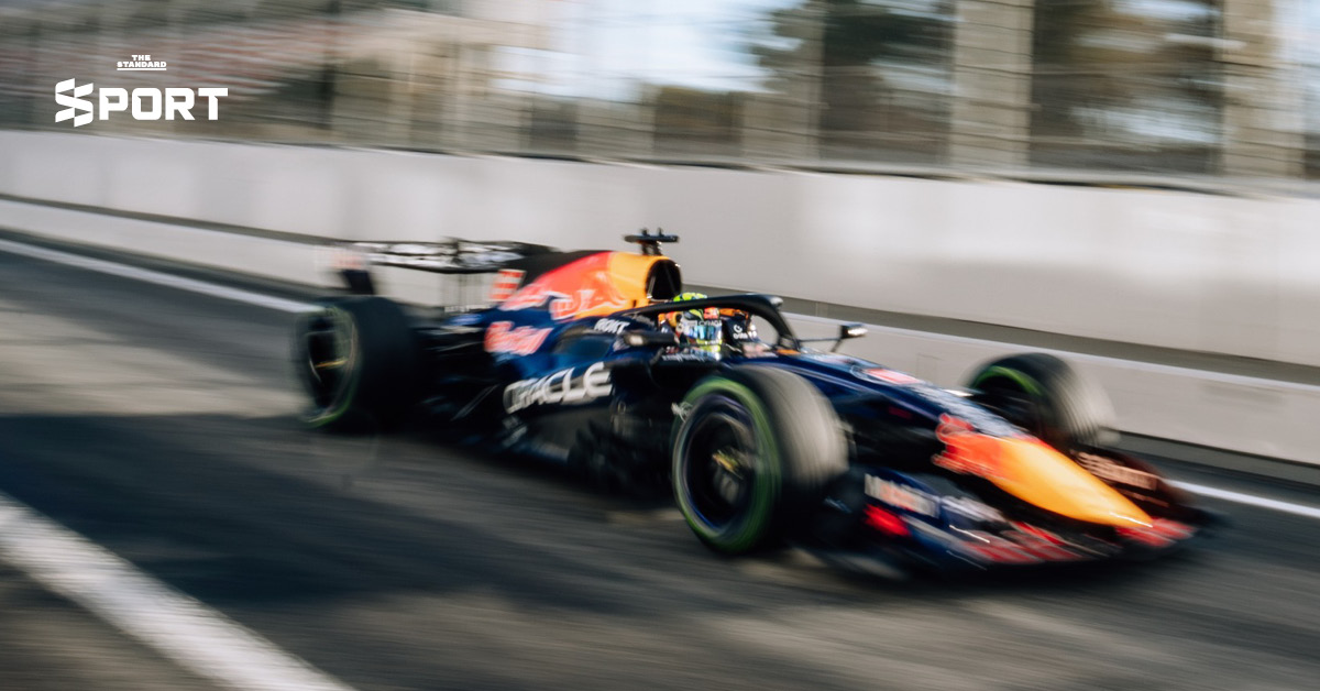 ภาพรถแข่ง Formula 1 กำลังทดสอบในสนาม Circuit de Barcelona-Catalunya