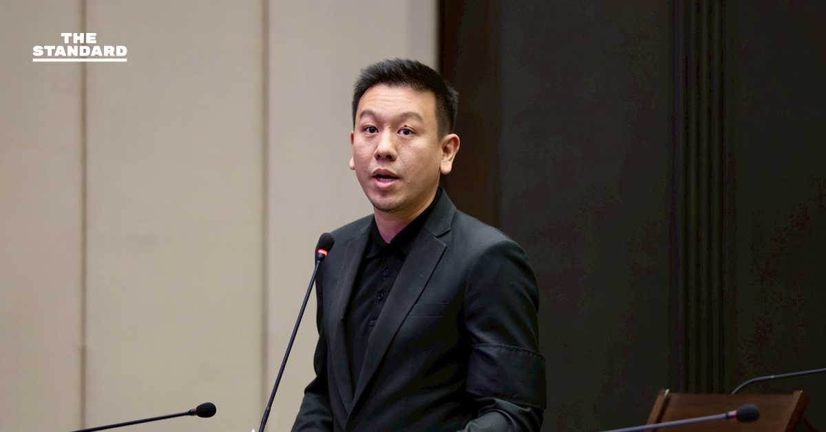 ภาพผู้ว่าฯ กทม. ชี้แจงแผนปฏิรูปการศึกษา และการจัดตั้งโรงเรียนนานาชาติสังกัดกรุงเทพมหานคร