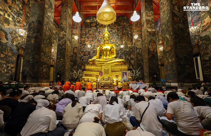 พุทธศาสนิกชนร่วมสวดมนต์ข้ามปี ที่วัดสุทัศน์ฯ รับศักราชใหม่ 2569 1