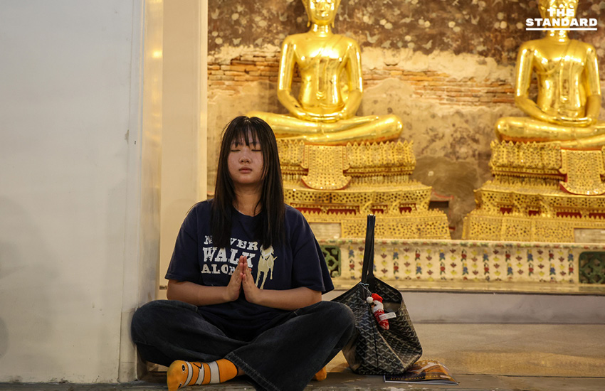 พุทธศาสนิกชนร่วมสวดมนต์ข้ามปี ที่วัดสุทัศน์ฯ รับศักราชใหม่ 2569 3