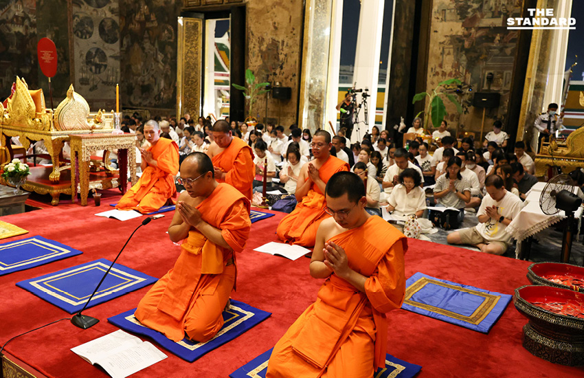 พุทธศาสนิกชนร่วมสวดมนต์ข้ามปี ที่วัดสุทัศน์ฯ รับศักราชใหม่ 2569 8