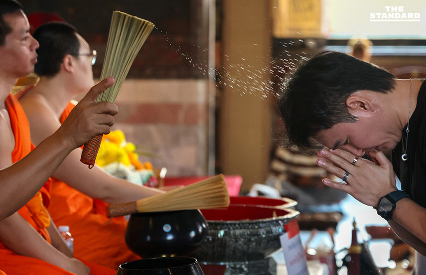 พุทธศาสนิกชนร่วมสวดมนต์ข้ามปี ที่วัดสุทัศน์ฯ รับศักราชใหม่ 2569 9
