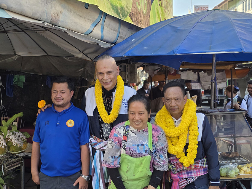 ชาดา ไทยเศรษฐ์ และ ซาบีดา ไทยเศรษฐ์ หาเสียงช่วย นิยม ช่างพินิจ ผู้สมัคร ส.ส.พิษณุโลก เขต 4 พรรคภูมิใจไทย ในช่วงโค้งสุดท้าย 3