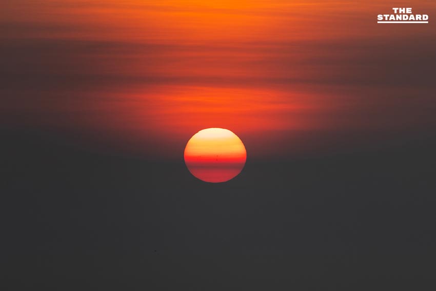 ‘เชียงใหม่’ รับแสงแรกแห่งปี 2569 เหนือดอยสุเทพ ประชาชน แห่สัมผัสอากาศหนาว-เก็บภาพความประทับใจเริ่มศักราชใหม่ 2