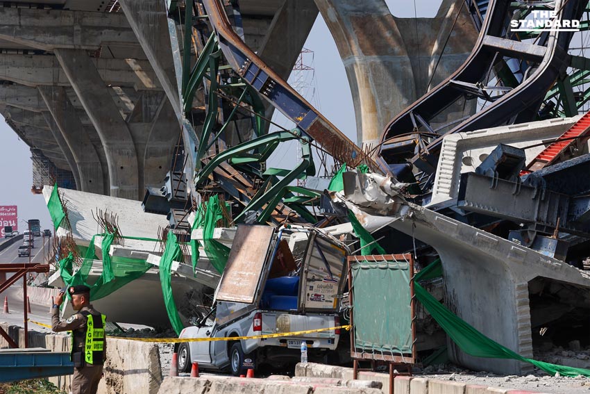 ความคืบหน้าเหตุเครนถล่ม ถนนพระราม 2 จังหวัดสั่งระดมทีมกู้ภัยเร่งช่วยเหลือผู้ประสบภัย พร้อมอำนวยความสะดวกจราจร 1