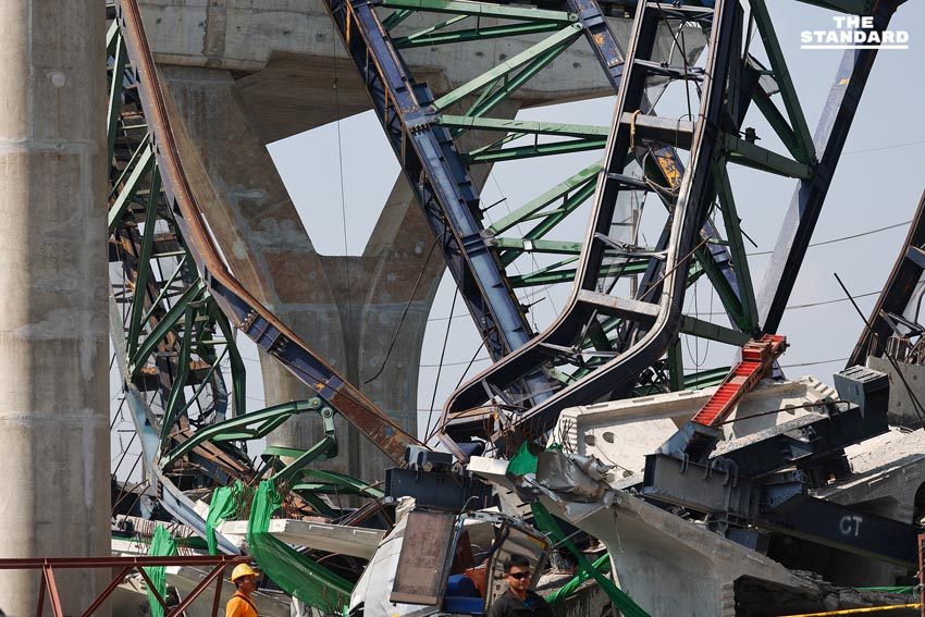 ความคืบหน้าเหตุเครนถล่ม ถนนพระราม 2 จังหวัดสั่งระดมทีมกู้ภัยเร่งช่วยเหลือผู้ประสบภัย พร้อมอำนวยความสะดวกจราจร 8