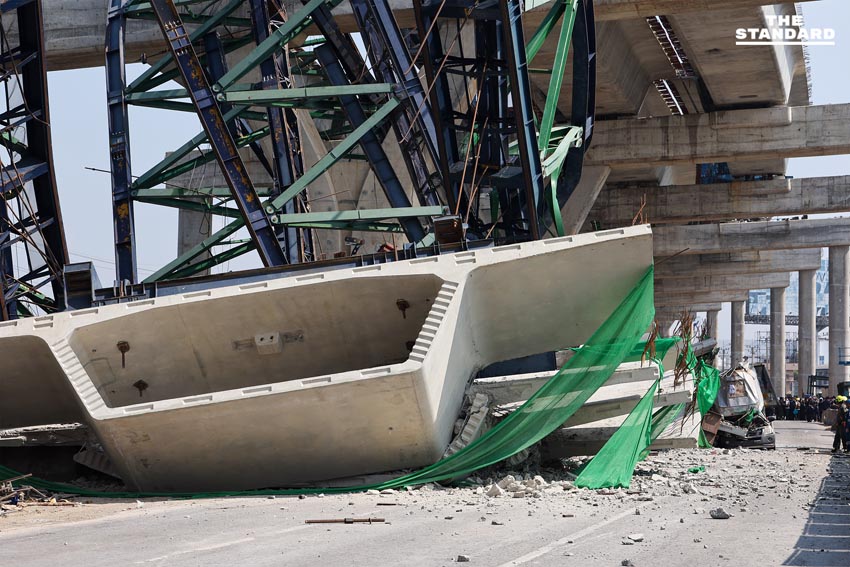 ความคืบหน้าเหตุเครนถล่ม ถนนพระราม 2 จังหวัดสั่งระดมทีมกู้ภัยเร่งช่วยเหลือผู้ประสบภัย พร้อมอำนวยความสะดวกจราจร 9