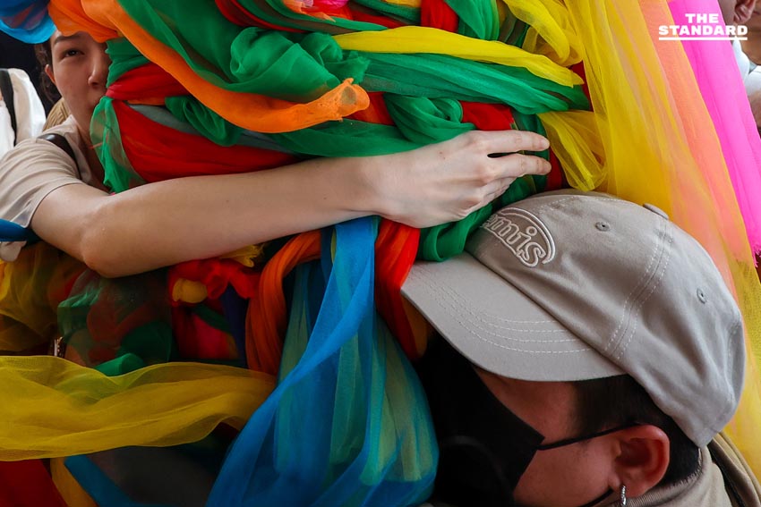 ประชาชน - นักท่องเที่ยวแน่น ‘วัดพระแก้ว-ศาลหลักเมือง’ สักการะสิ่งศักดิ์สิทธิ์คู่บ้านคู่เมือง ขอพรรับศักราช 2569 4