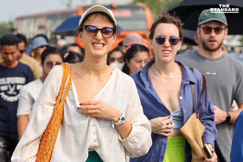 ประชาชน - นักท่องเที่ยวแน่น ‘วัดพระแก้ว-ศาลหลักเมือง’ สักการะสิ่งศักดิ์สิทธิ์คู่บ้านคู่เมือง ขอพรรับศักราช 2569 9