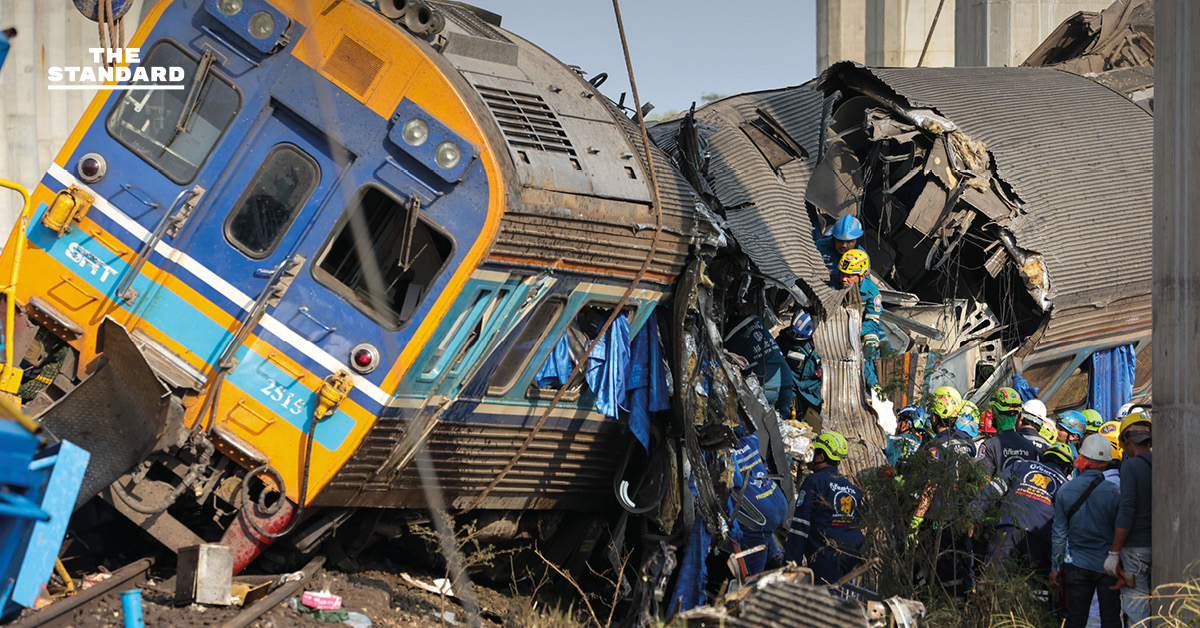 Based on the rule add a space before proper nouns that follow a verb, no changes are required for this specific headline, as none of the proper nouns directly follow a verb in the way specified. Here is the reformat (which is identical to the original based on the given rule): สรุปเหตุเครนรถไฟความเร็วสูงถล่มทับรถไฟสายอีสาน สธ. ระบุเสียชีวิต 31 ราย ตร.อายัดตัวคนขับสอบเข้ม