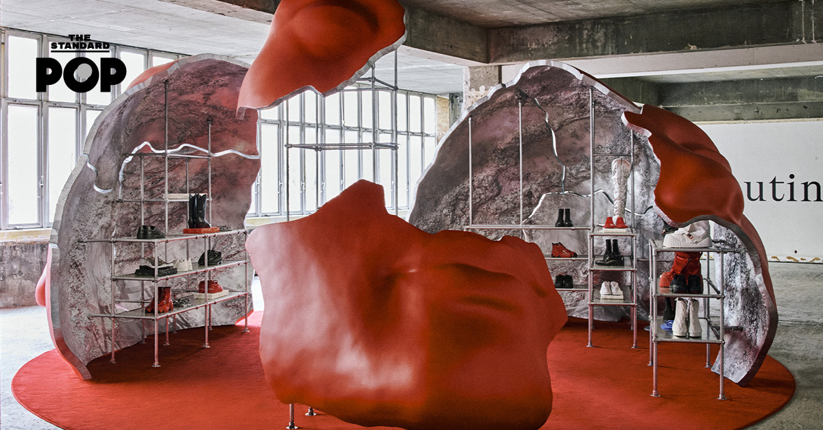 ภาพนิทรรศการ Christian Louboutin โดย Jaden Smith ในกรุงปารีส