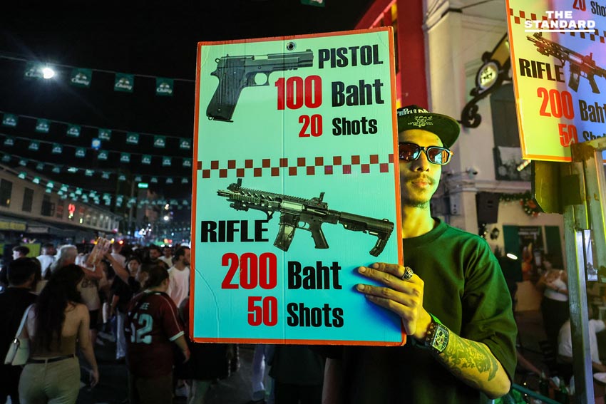 ถนนข้าวสารเนืองแน่น นักท่องเที่ยวแห่ฉลองส่งท้ายปี 2568 ต้อนรับศักราชใหม่ 2569 18