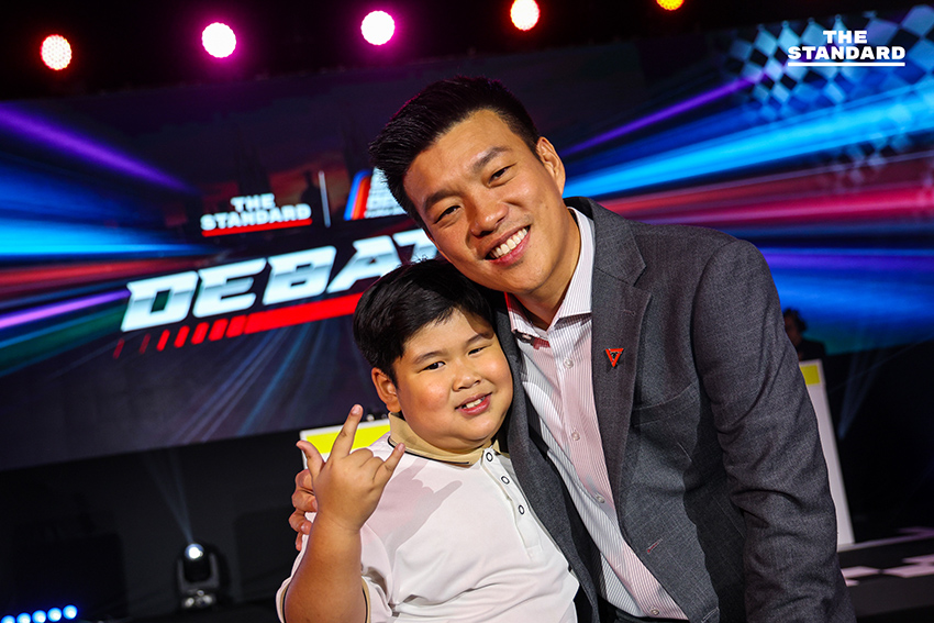 น้องกระชาย-สยบพล แสงพัฒนกรกิจ ร่วมเวที THE STANDARD DEBATE ถาม 5 พรรคการเมืองสะท้อนเสียงคนรุ่นใหม่ 16