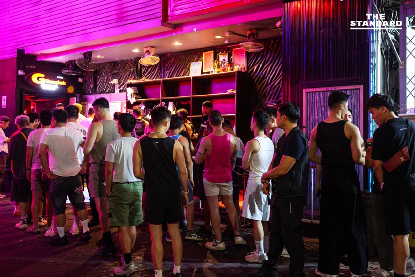 แสงสี-เสียงหัวเราะ เคานต์ดาวน์สีลมสุดคึกคัก รับศักราชใหม่ 1