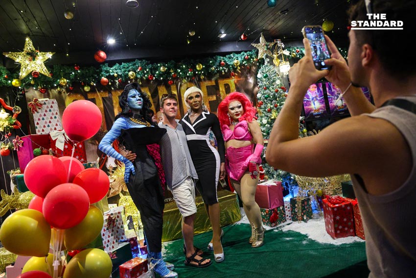 แสงสี-เสียงหัวเราะ เคานต์ดาวน์สีลมสุดคึกคัก รับศักราชใหม่ 11