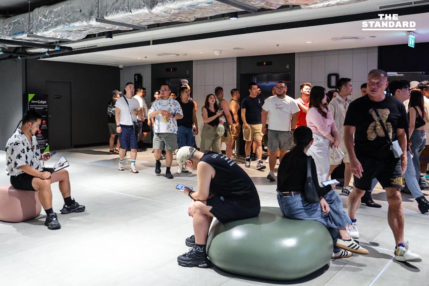 แสงสี-เสียงหัวเราะ เคานต์ดาวน์สีลมสุดคึกคัก รับศักราชใหม่ 14