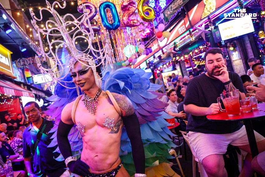 แสงสี-เสียงหัวเราะ เคานต์ดาวน์สีลมสุดคึกคัก รับศักราชใหม่ 5