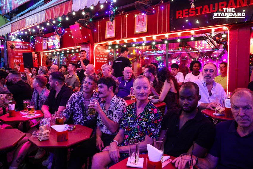 แสงสี-เสียงหัวเราะ เคานต์ดาวน์สีลมสุดคึกคัก รับศักราชใหม่ 6