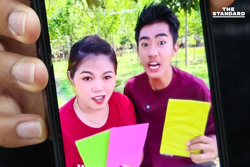 ปวีณา เพ็ชรโยธิน หรือ แม่แนน, ศุภฤกษ์ เพ็ชรโยธิน หรือ น้องสมาร์ท และ ภัทรพงษ์ ศุภักษร หรือ ทนายอั๋น บุรีรัมย์ เข้าพบเจ้าหน้าที่ กกต. กรณีถูกสั่งลบคลิปรณรงค์เลือกตั้ง-ประชามติ 2