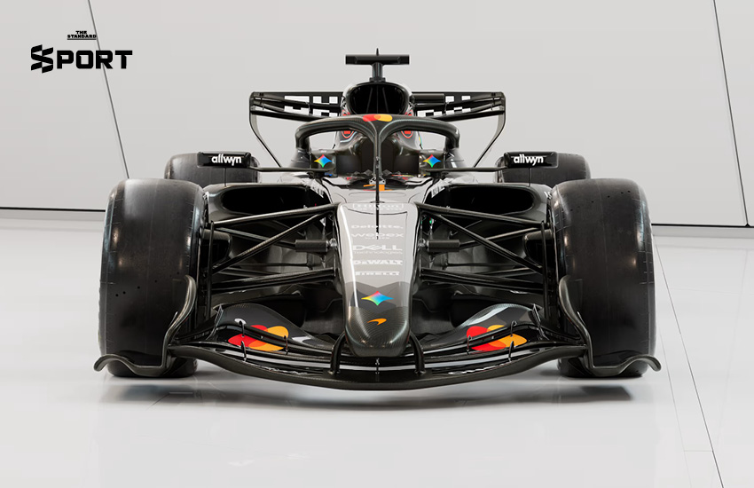 รถแข่ง McLaren F1 พร้อมลวดลายพิเศษสำหรับการทดสอบ Barcelona Shakedown ที่สนาม Circuit de Barcelona-Catalunya 2