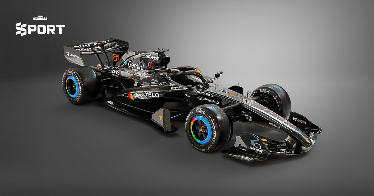 รถแข่ง McLaren F1 พร้อมลวดลายพิเศษสำหรับการทดสอบ Barcelona Shakedown ที่สนาม Circuit de Barcelona-Catalunya