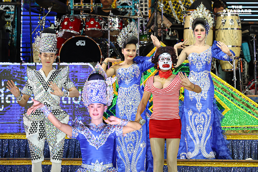 ม่วนซื่นกลางกรุง คอนเสิร์ตหมอลำ ‘ประถมบันเทิงศิลป์ - ฮาย อาภาพร’ 15