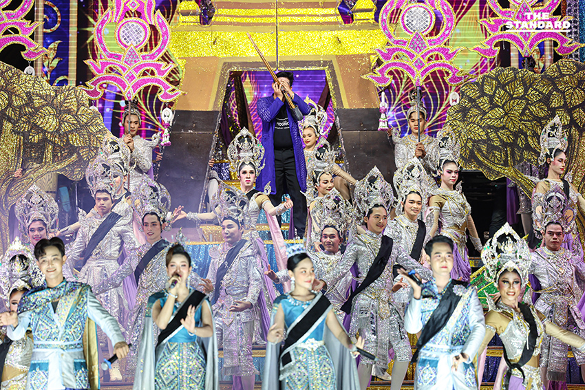 ม่วนซื่นกลางกรุง คอนเสิร์ตหมอลำ ‘ประถมบันเทิงศิลป์ - ฮาย อาภาพร’ 16