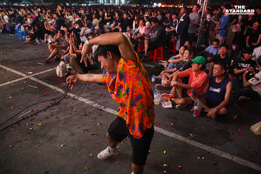 ม่วนซื่นกลางกรุง คอนเสิร์ตหมอลำ ‘ประถมบันเทิงศิลป์ - ฮาย อาภาพร’ 18