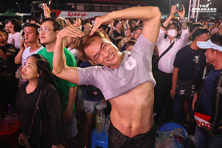 ม่วนซื่นกลางกรุง คอนเสิร์ตหมอลำ ‘ประถมบันเทิงศิลป์ - ฮาย อาภาพร’ 3