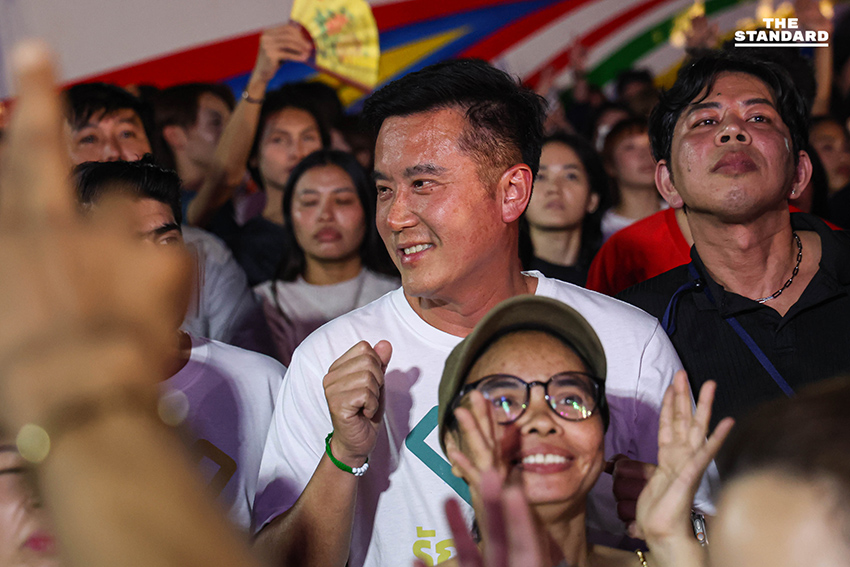 ม่วนซื่นกลางกรุง คอนเสิร์ตหมอลำ ‘ประถมบันเทิงศิลป์ - ฮาย อาภาพร’ 5