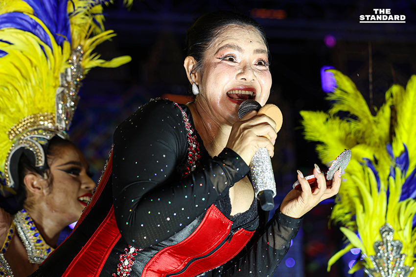 ม่วนซื่นกลางกรุง คอนเสิร์ตหมอลำ ‘ประถมบันเทิงศิลป์ - ฮาย อาภาพร’ 7