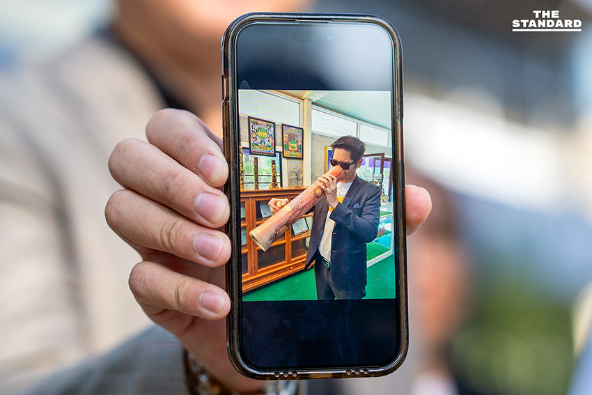 มงคลกิตติ์ สุขสินธารานนท์ เลขาธิการพรรคทางเลือกใหม่ พูดคุยกับนักเรียนโรงเรียนสาธิตมหาวิทยาลัยเชียงใหม่ระหว่างลงพื้นที่ 9