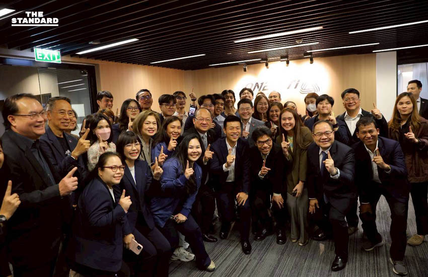 ณัฐพงษ์ เรืองปัญญาวุฒิ หัวหน้าพรรคประชาชน พร้อมทีมบริหารหารือกับ เกรียงไกร เธียรนุกุล ประธานสภาอุตสาหกรรมแห่งประเทศไทย 1