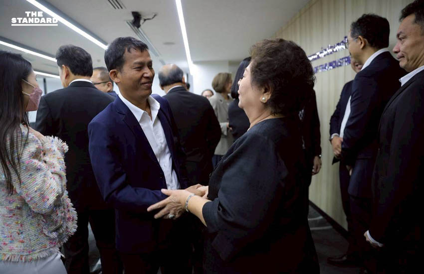 ณัฐพงษ์ เรืองปัญญาวุฒิ หัวหน้าพรรคประชาชน พร้อมทีมบริหารหารือกับ เกรียงไกร เธียรนุกุล ประธานสภาอุตสาหกรรมแห่งประเทศไทย 6