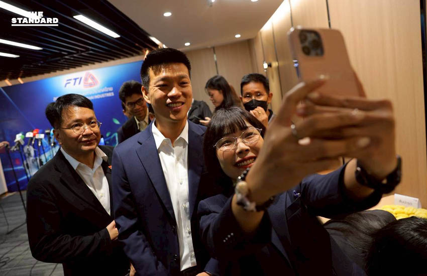 ณัฐพงษ์ เรืองปัญญาวุฒิ หัวหน้าพรรคประชาชน พร้อมทีมบริหารหารือกับ เกรียงไกร เธียรนุกุล ประธานสภาอุตสาหกรรมแห่งประเทศไทย 7